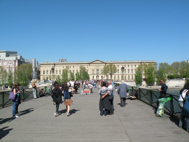  passerelle des arts et Louvre